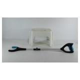 Rubbermaid stepping stool and 33" grabber