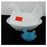 Two nesting hens, includes one milk glass and one