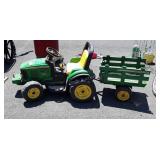 John Deere Farm Power Ride-on-Tractor with Cart
