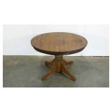 Round pedestal table, 40" diameter