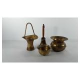 Brass decor, includes spittoon, bell, vase and