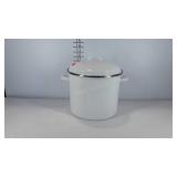 Enamelware stockpot with lid, 11" × 8.5", Seller