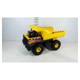 Tonka Mighty dump truck, metal bucket, 16"× 8"×10"