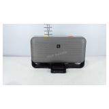 Altec Lansing iPod speaker, powers on