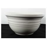 Roseville Pottery mixing bowl, 12"