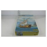 Hellen model kit, 1.75 Niña, in original box