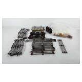 Train items, includes tracks, Lionel Lines Sunco