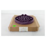 A-maze-in-a-bowl pet feeder with box