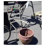 Two-piece Garden Lots terracotta pot with no