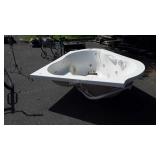 American Standard Jet Tub, corner Style, 76wx65