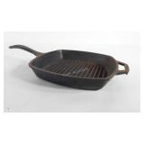 Lodge cast iron skillet, 10.5"