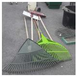 Tools, 2 Snow pushers, leaf rakes, portable