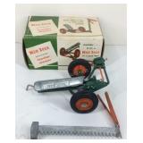 Collector toy, New Idea junior-Farmer tractor