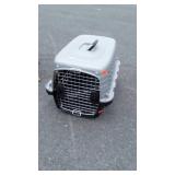 Petmate portable poly Small Pet Carrier, nice