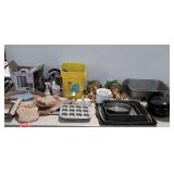 Miscellaneous household group, baking sheets,