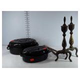 Two enamelware roasting pans and pair of