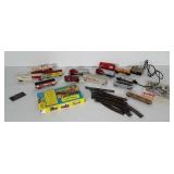 Tyco Ho Scale advertising train cars, some track