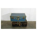 Pair of storage trunks, blue measures 16 x 30 x