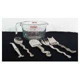 8 cup Pyrex measuring / mixing bowl and serving