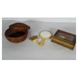 Mixed lot: hand mirror and matching brush.