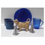 Kitchen lot to include blue plate and creamer,
