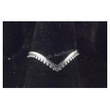 Size 6 Sterling silver v shaped ring