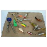 Fishing lures, 16 total