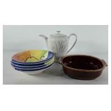 Kitchenwares, includes Hull casserole dish, four