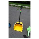 Dust Pan, handled with big collection pan,