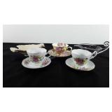 Mixed group, three cup and saucers and two gravy