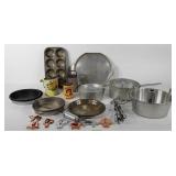 Kitchenwares, Bake King pans, Mello-Rich pie