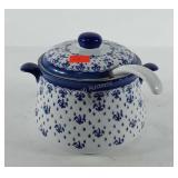 Kitchenwares, blue and white soup tureen with
