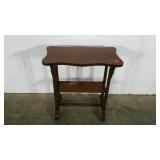 Spindle leg Victorian hall table, 14 x 27 x 28