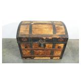 Trunk, 24" tall