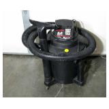 Craftsman 8 gallon wet/dry vac with attachments..
