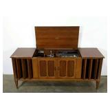 Zenith record player cabinet, radio works,