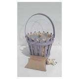 2006 Longaberger Easter basket with liner,