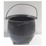 Tri foot cast iron Gypsy pot, 9 in tall