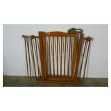 Baby or pet gate with door