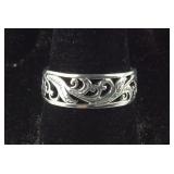 Sterling Silver Band With Nice Artwork 2.9 grams,