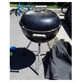 Weber Grill 22" Dome lid type Charcoal Grill, has