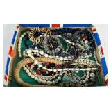 Group of costume jewelry, necklaces, bracelet