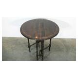 Swing leg drop leaf table, 28" diameter when open
