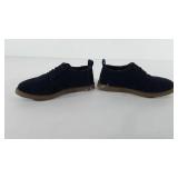 Toms shoes, size 13Y