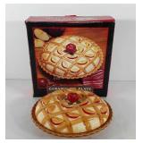 Ceramic pie plate with lid and box, 10.5"