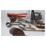 kitchenware, grater, lemon press, level scoop,