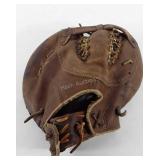 Sports: three finger cowhide baseball glove