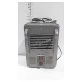 Lakewood model 792 1500 W electric heater, powers