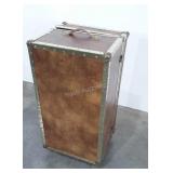 Footlocker Clothing rope, attached rollers on end