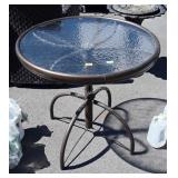 Nice Homecrest Outdoor Table, 28" round with
